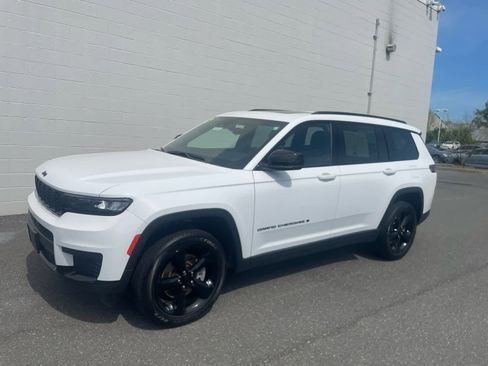 Used 2023 Jeep Grand Cherokee L Laredo AWD/4WD image 1