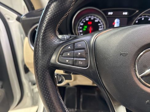 Used 2020 Mercedes-Benz GLA 250 4MATIC image 13