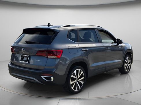 Certified 2023 Volkswagen Taos SE FWD image 6