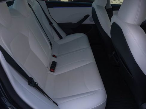 Used 2025 Tesla Model 3 Long Range image 19