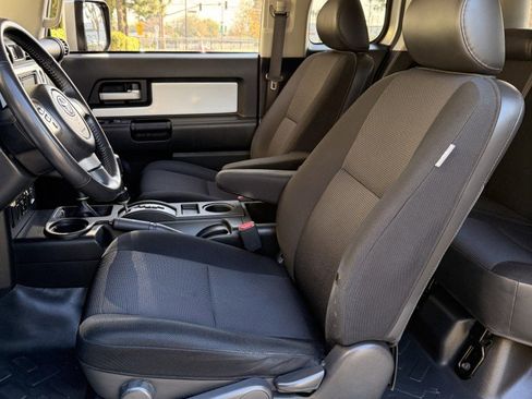 Used 2007 Toyota FJ Cruiser 4WD image 34