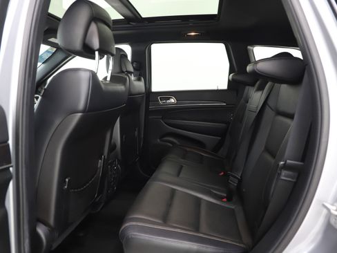 Used 2014 Jeep Grand Cherokee Limited w/ Luxury Group II image 15