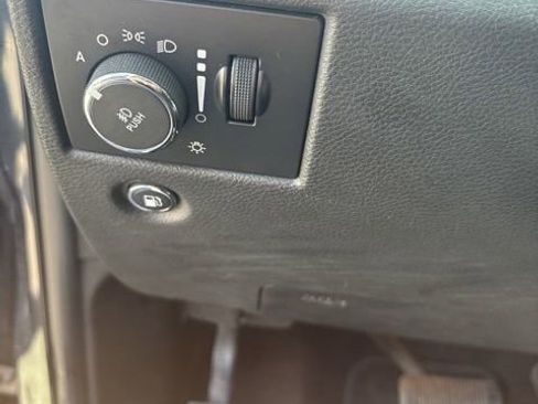 Used 2014 Jeep Grand Cherokee Overland w/ Advanced Technology Group image 22