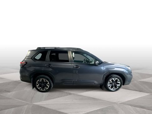 Used 2025 Subaru Forester Premium AWD/4WD image 9