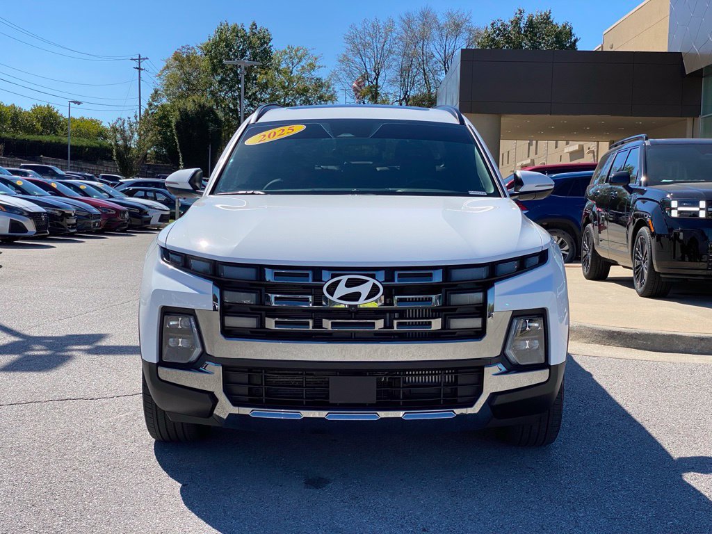Used 2025 Hyundai Santa Cruz Limited AWD/4WD image 2