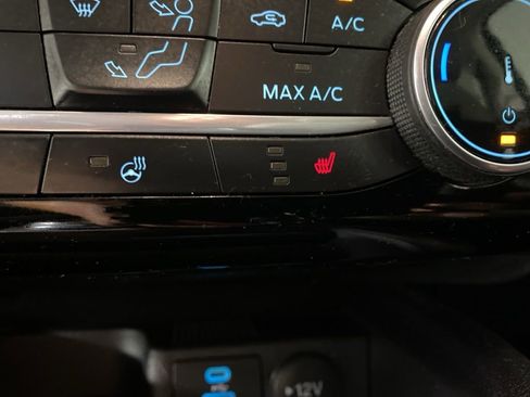 Used 2022 Ford Escape SE w/ Cold Weather Package image 22