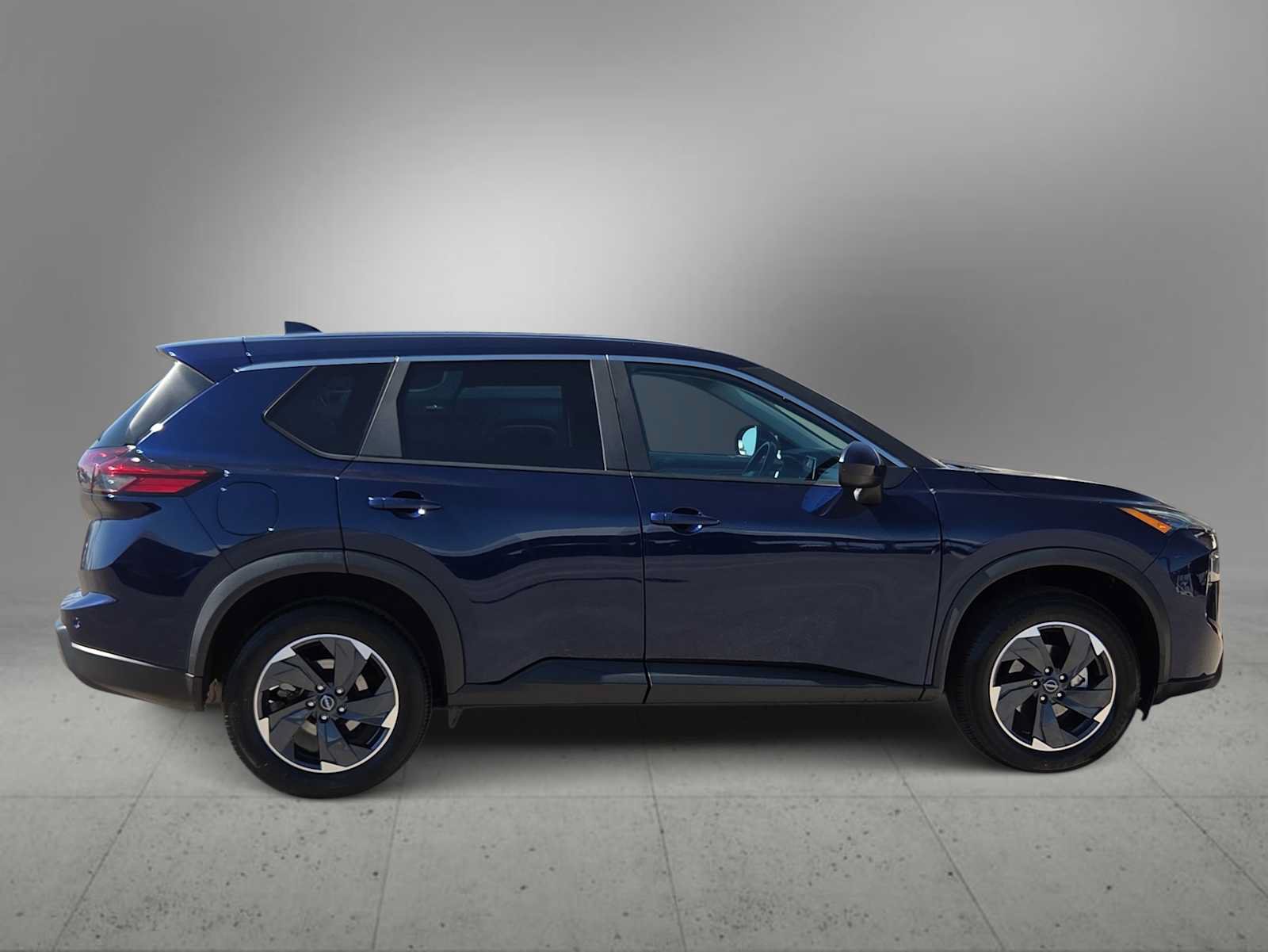 Used 2025 Nissan Rogue SV FWD image 8