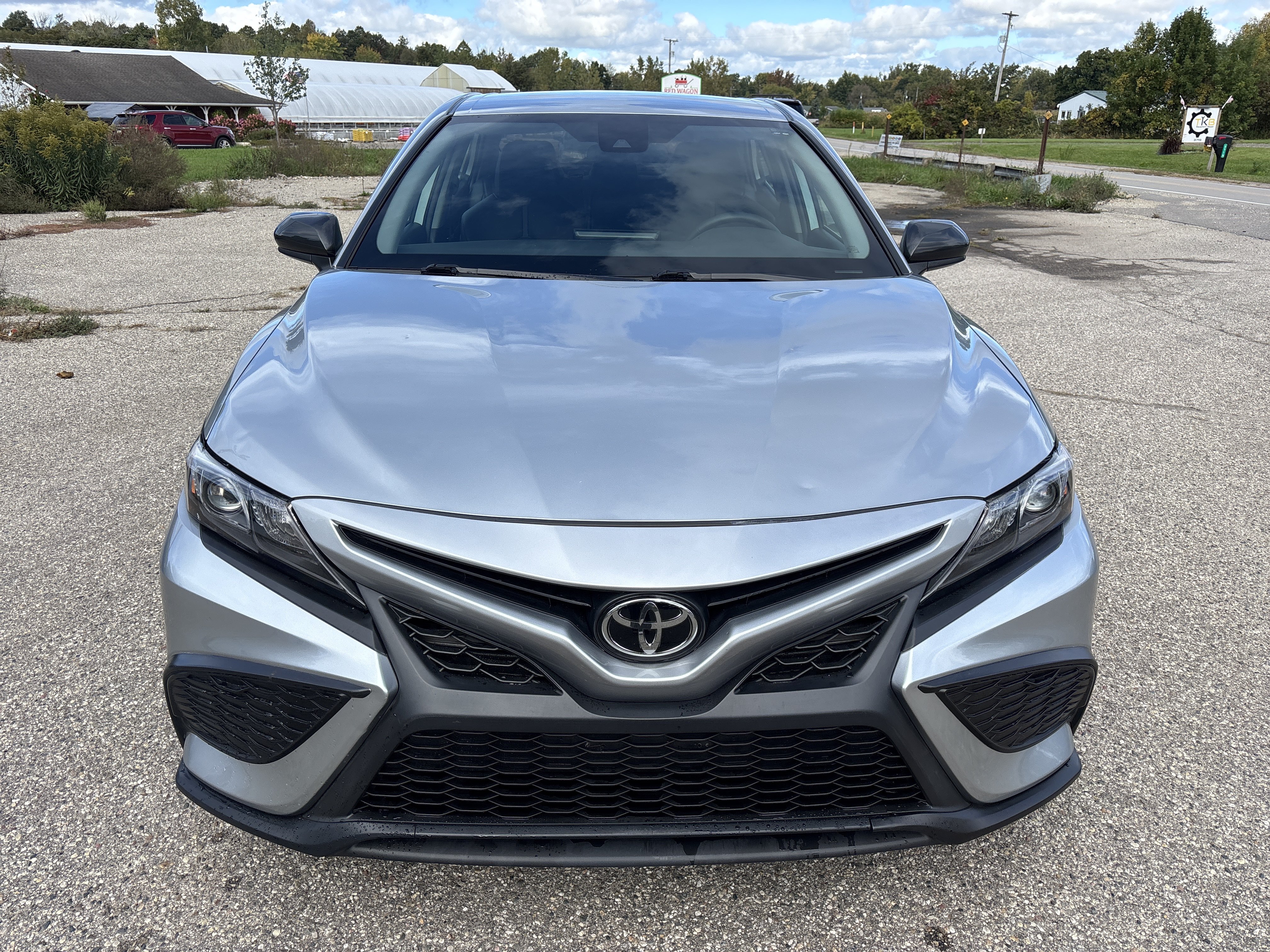 Used 2024 Toyota Camry SE FWD image 11