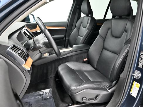 Used 2021 Volvo XC90 T6 Momentum w/ Protection Package Premier AWD/4WD image 6
