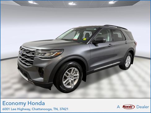 Used 2025 Ford Explorer Active w/ Active Comfort Package RWD image 1