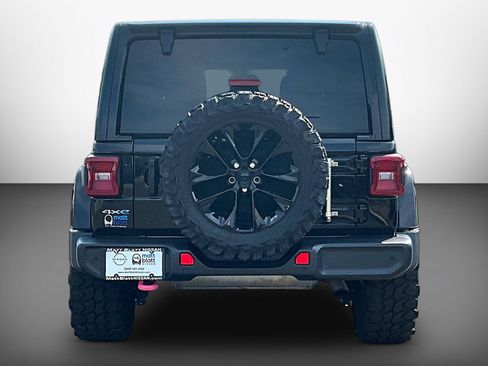 Used 2021 Jeep Wrangler Unlimited Sahara w/ Cold Weather Group AWD/4WD image 3