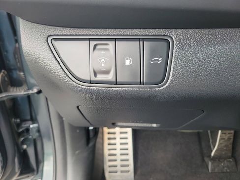 Used 2023 Genesis G70 2.0T w/ Sport Prestige Package image 22