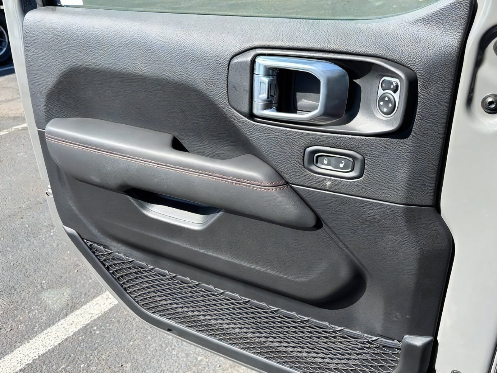 Used 2021 Jeep Gladiator Rubicon AWD/4WD image 11