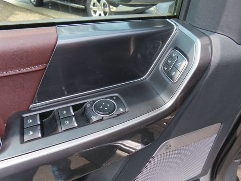 Used 2022 Ford F150 Lariat AWD/4WD image 16