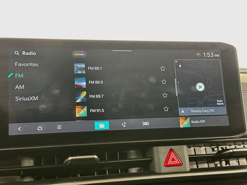 Used 2025 Kia Carnival FWD image 21