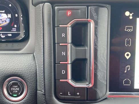 Used 2024 GMC Yukon Denali AWD/4WD image 16
