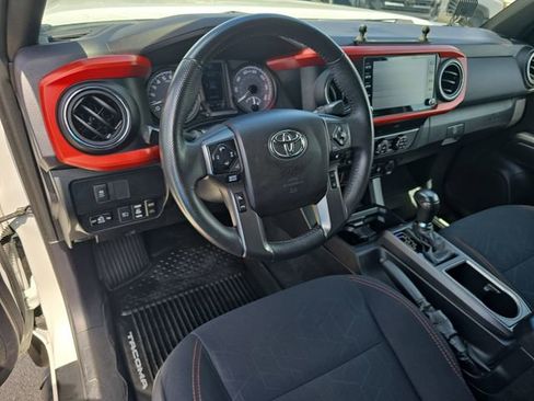 Used 2020 Toyota Tacoma TRD Off-Road AWD/4WD image 16