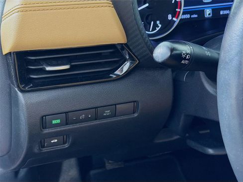 Used 2023 Nissan Sentra SV w/ SV Premium Package FWD image 17