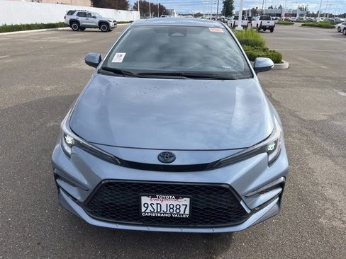 Used 2025 Toyota Corolla SE image 2