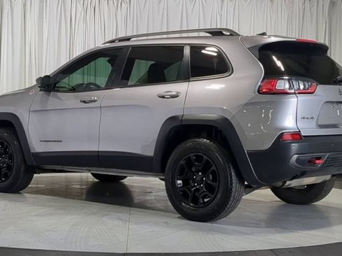 Used 2020 Jeep Cherokee Trailhawk w/ Cold Weather Group AWD/4WD image 8