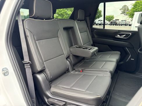 Certified 2024 GMC Yukon SLT w/ SLT Premium Package RWD image 49