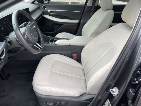 Certified 2024 Hyundai Sonata SEL w/ Convenience Package image 10