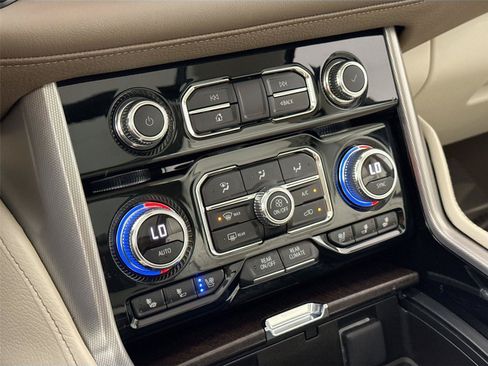 Used 2024 GMC Yukon Denali AWD/4WD image 26