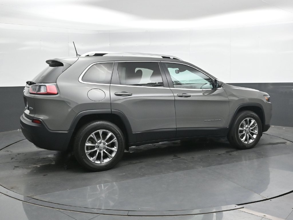 Used 2021 Jeep Cherokee Latitude Lux w/ Sun & Sound Group AWD/4WD image 2
