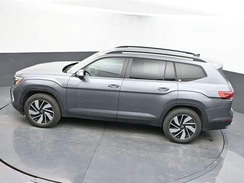 Used 2024 Volkswagen Atlas SE image 40