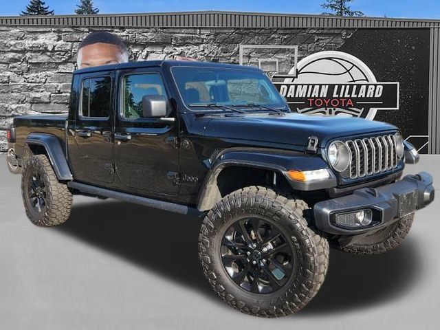 Used 2025 Jeep Gladiator Sport AWD/4WD image 1