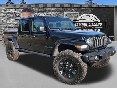 Used 2025 Jeep Gladiator Sport