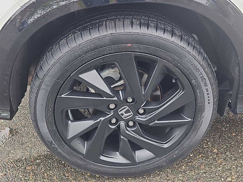 Certified 2022 Honda HR-V Sport image 9