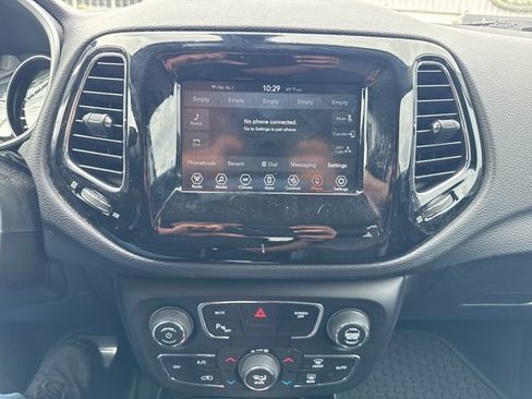 Used 2019 Jeep Compass Latitude AWD/4WD image 19