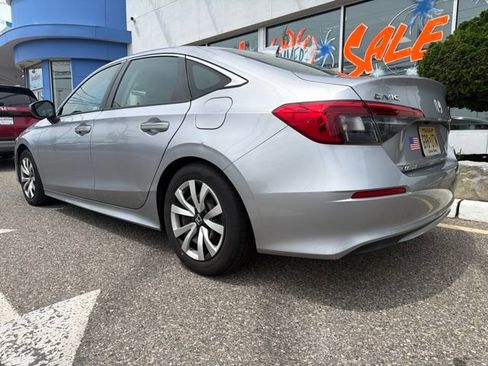 Used 2022 Honda Civic LX image 3