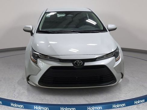 Used 2023 Toyota Corolla LE FWD image 3