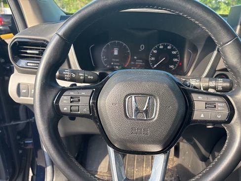 Used 2025 Honda Pilot EX-L image 12