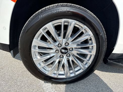Used 2022 Cadillac Escalade ESV Premium Luxury RWD image 19