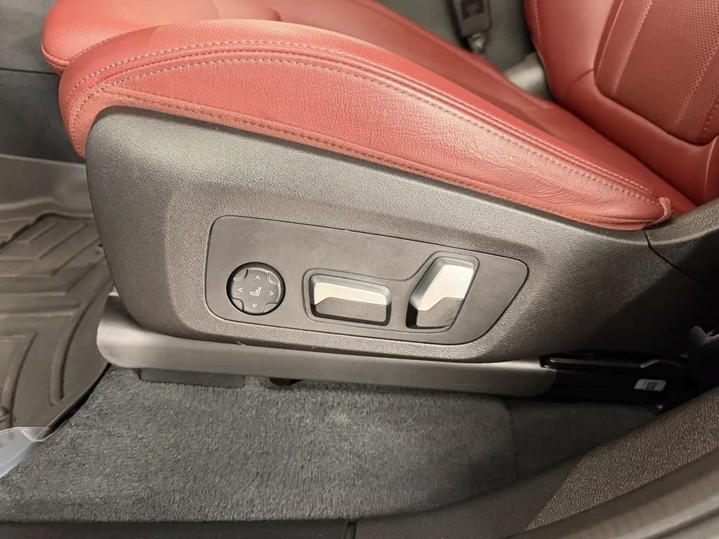 Used 2022 BMW X4 M40i w/ Premium Package AWD/4WD image 14