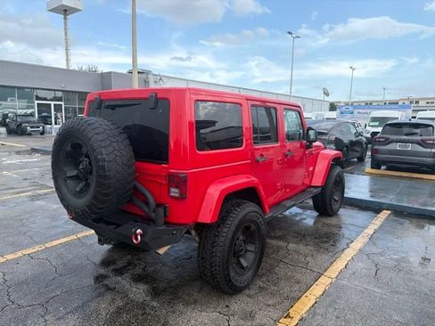 Used 2015 Jeep Wrangler Unlimited Sahara w/ Max Tow Package AWD/4WD image 4