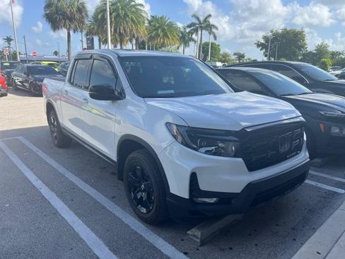 Used 2025 Honda Ridgeline Black Edition image 3