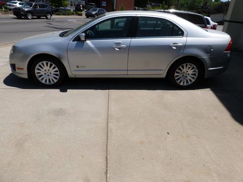 Used 2010 Ford Fusion Hybrid FWD image 6