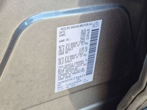 Used 2025 Nissan Pathfinder SL AWD/4WD image 35