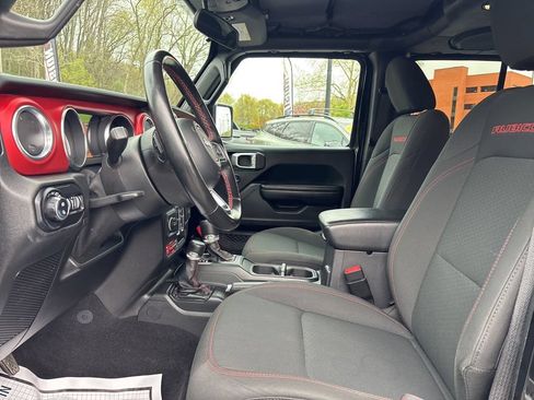 Used 2021 Jeep Gladiator Rubicon w/ Cold Weather Group AWD/4WD image 9