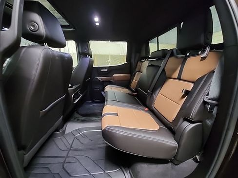 Used 2019 Chevrolet Silverado 1500 High Country w/ Technology Package image 22