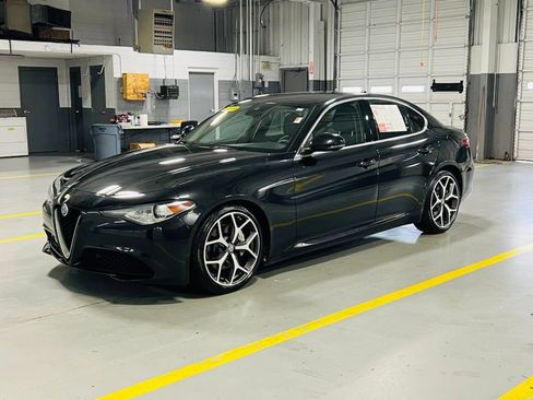 Used 2019 Alfa Romeo Giulia Ti RWD image 14