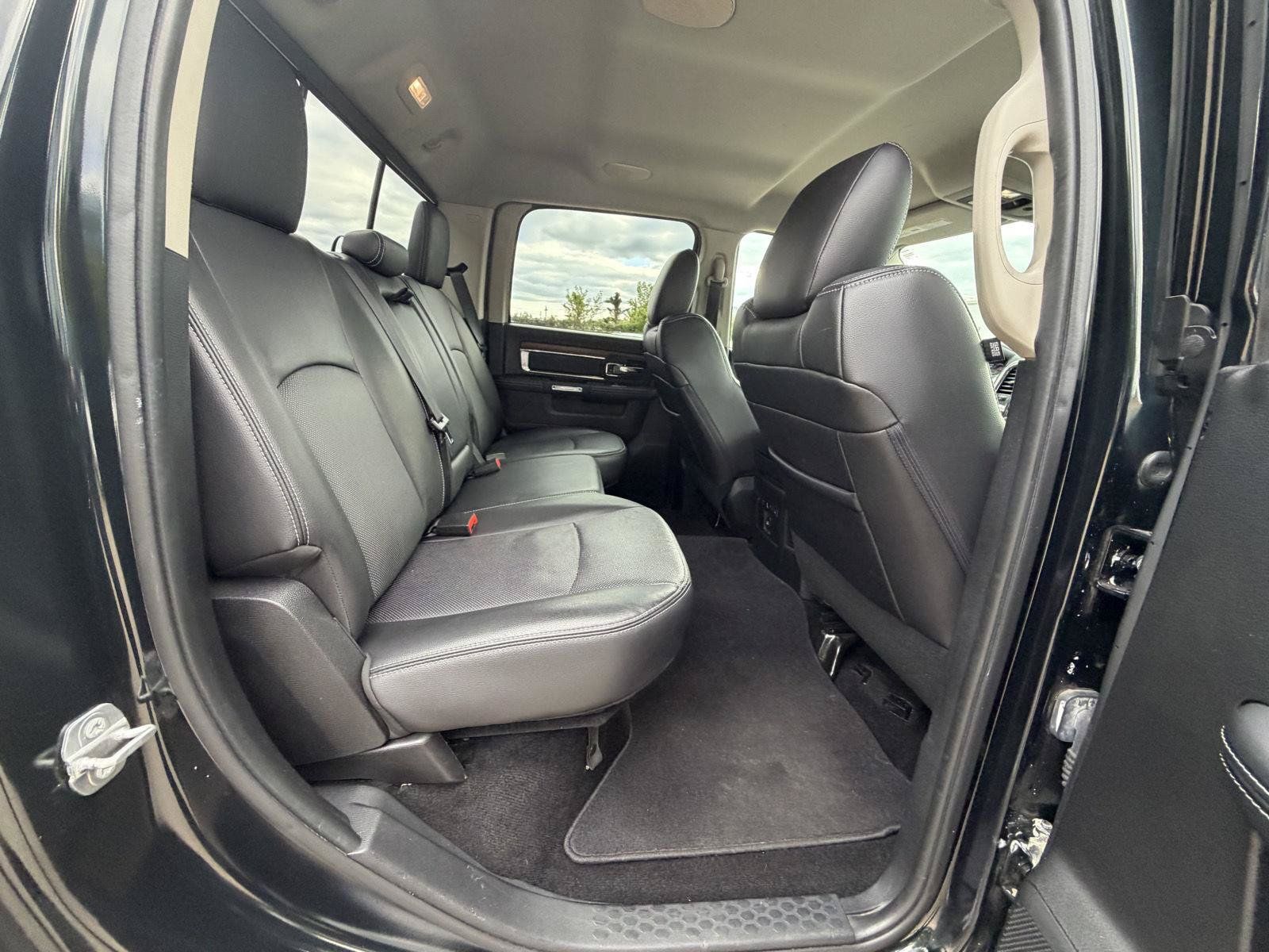 Used 2015 RAM 1500 Laramie w/ Convenience Group AWD/4WD image 27