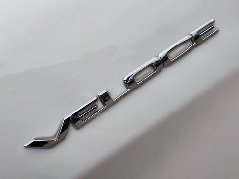 Used 2024 Alfa Romeo Stelvio Veloce image 11