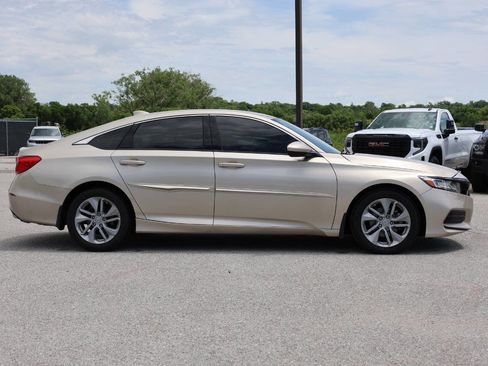 Used 2018 Honda Accord LX image 7