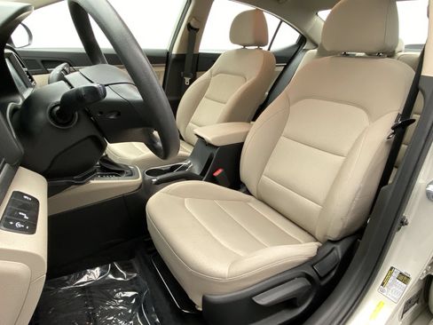 Used 2018 Hyundai Elantra SEL FWD image 11