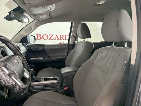 Used 2021 Toyota Tacoma SR5 RWD image 11